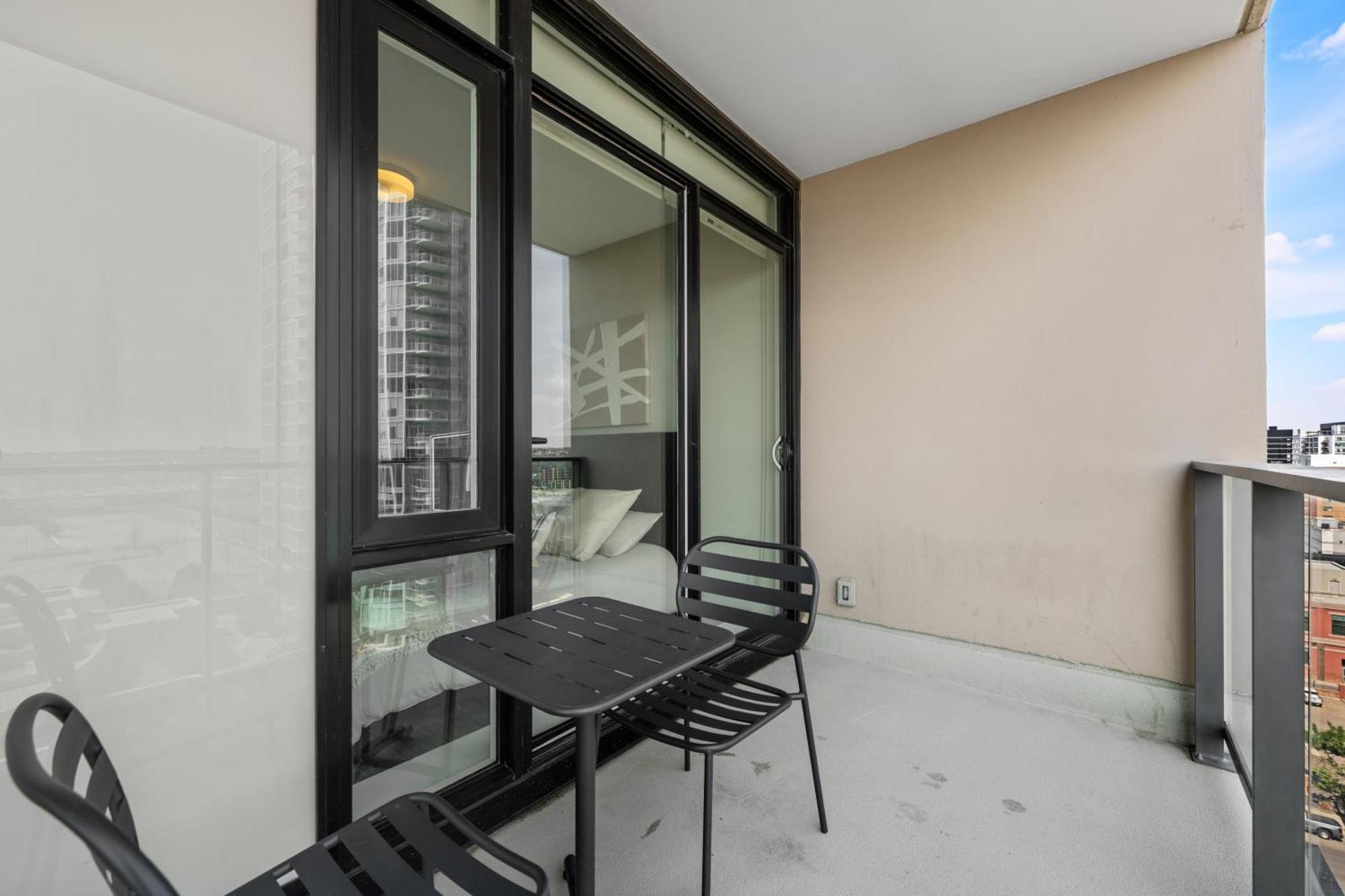 Modern Suite Calgary Downtown 5 Min Walk Stampede YYC Exterior foto