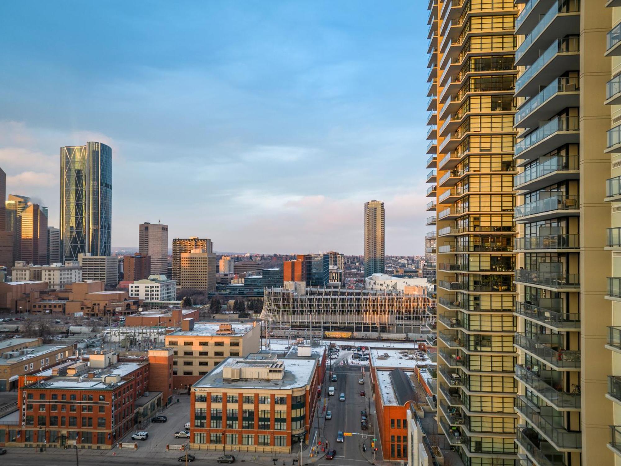 Modern Suite Calgary Downtown 5 Min Walk Stampede YYC Exterior foto