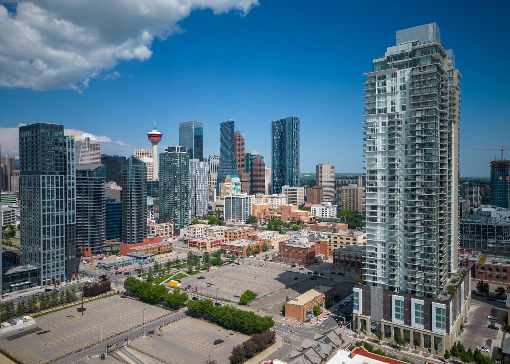 Modern Suite Calgary Downtown 5 Min Walk Stampede YYC Exterior foto