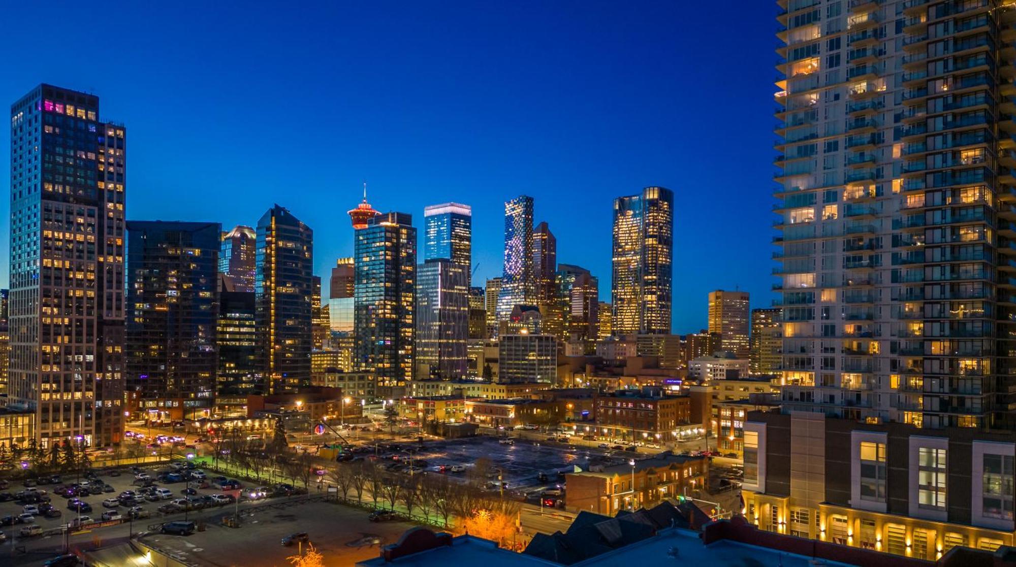Modern Suite Calgary Downtown 5 Min Walk Stampede YYC Exterior foto