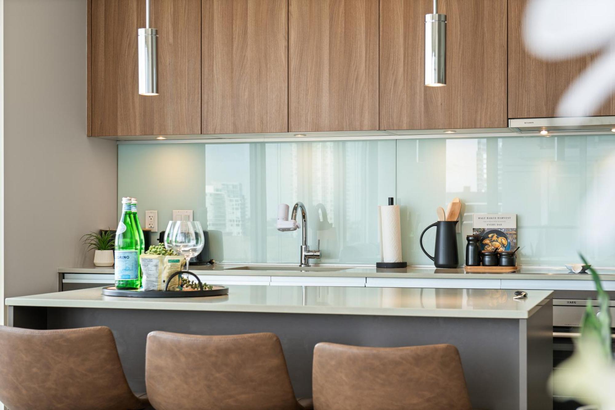 Modern Suite Calgary Downtown 5 Min Walk Stampede YYC Exterior foto