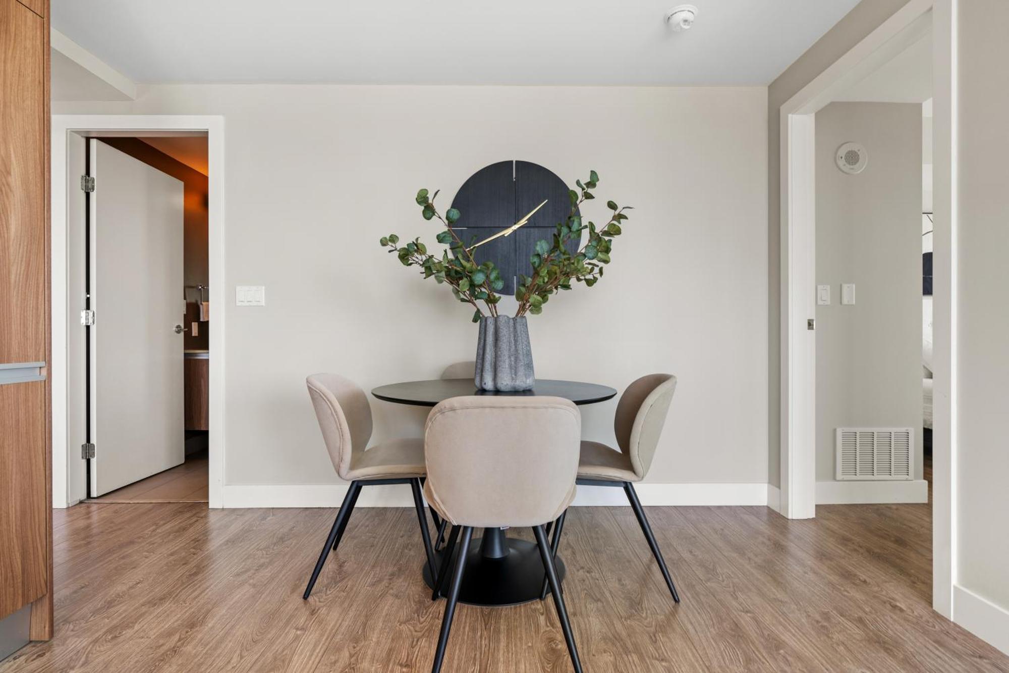 Modern Suite Calgary Downtown 5 Min Walk Stampede YYC Exterior foto